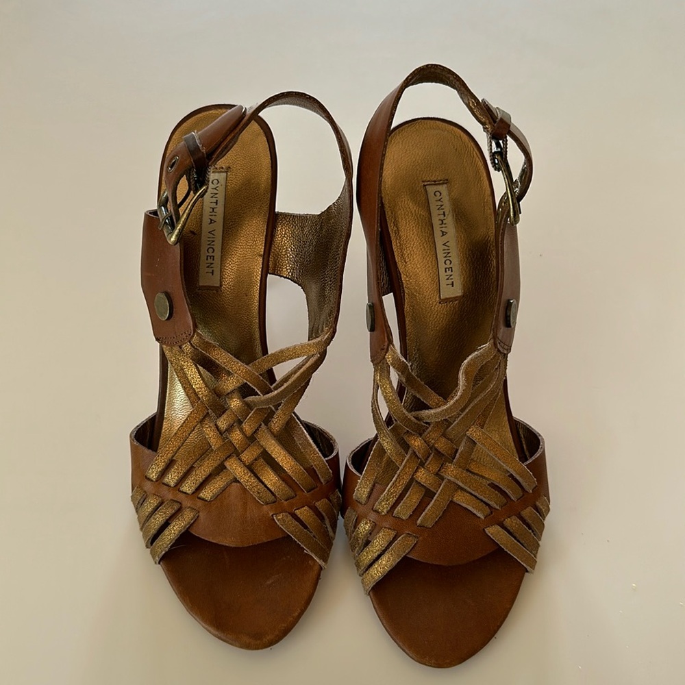 Cynthia Vincent size 8 leather heels.